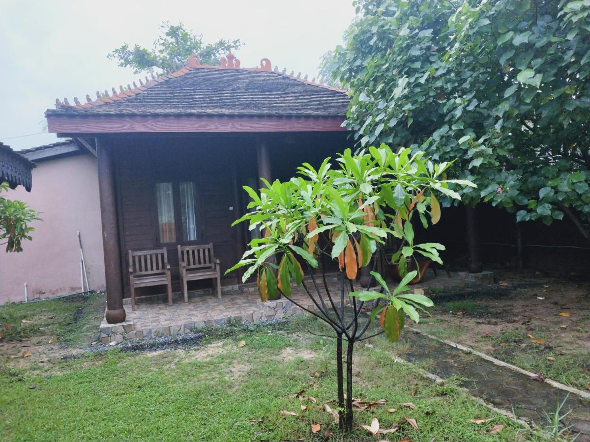 Omah Laut Bondo Jepara - By The Beach, Direct View Of The Sea, Great Base For Water Sports Margokerto Exterior photo