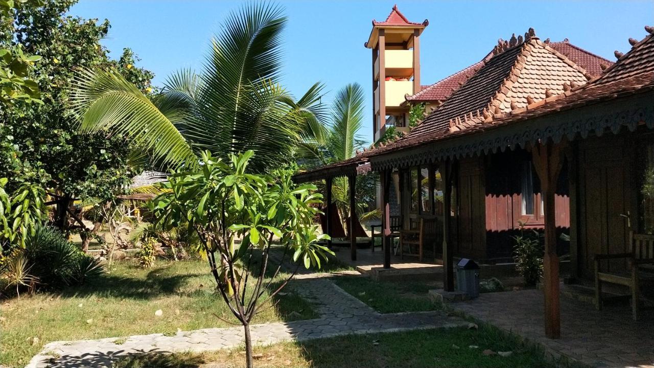 Omah Laut Bondo Jepara - By The Beach, Direct View Of The Sea, Great Base For Water Sports Margokerto Exterior photo