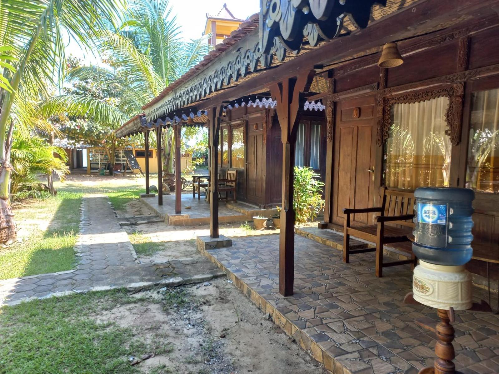 Omah Laut Bondo Jepara - By The Beach, Direct View Of The Sea, Great Base For Water Sports Margokerto Exterior photo