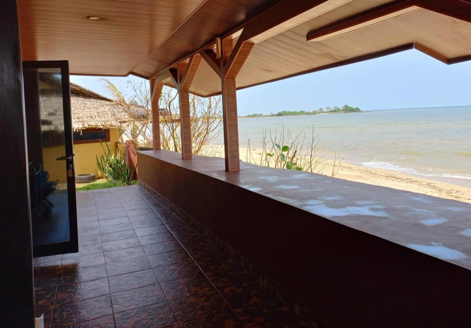Omah Laut Bondo Jepara - By The Beach, Direct View Of The Sea, Great Base For Water Sports Margokerto Exterior photo