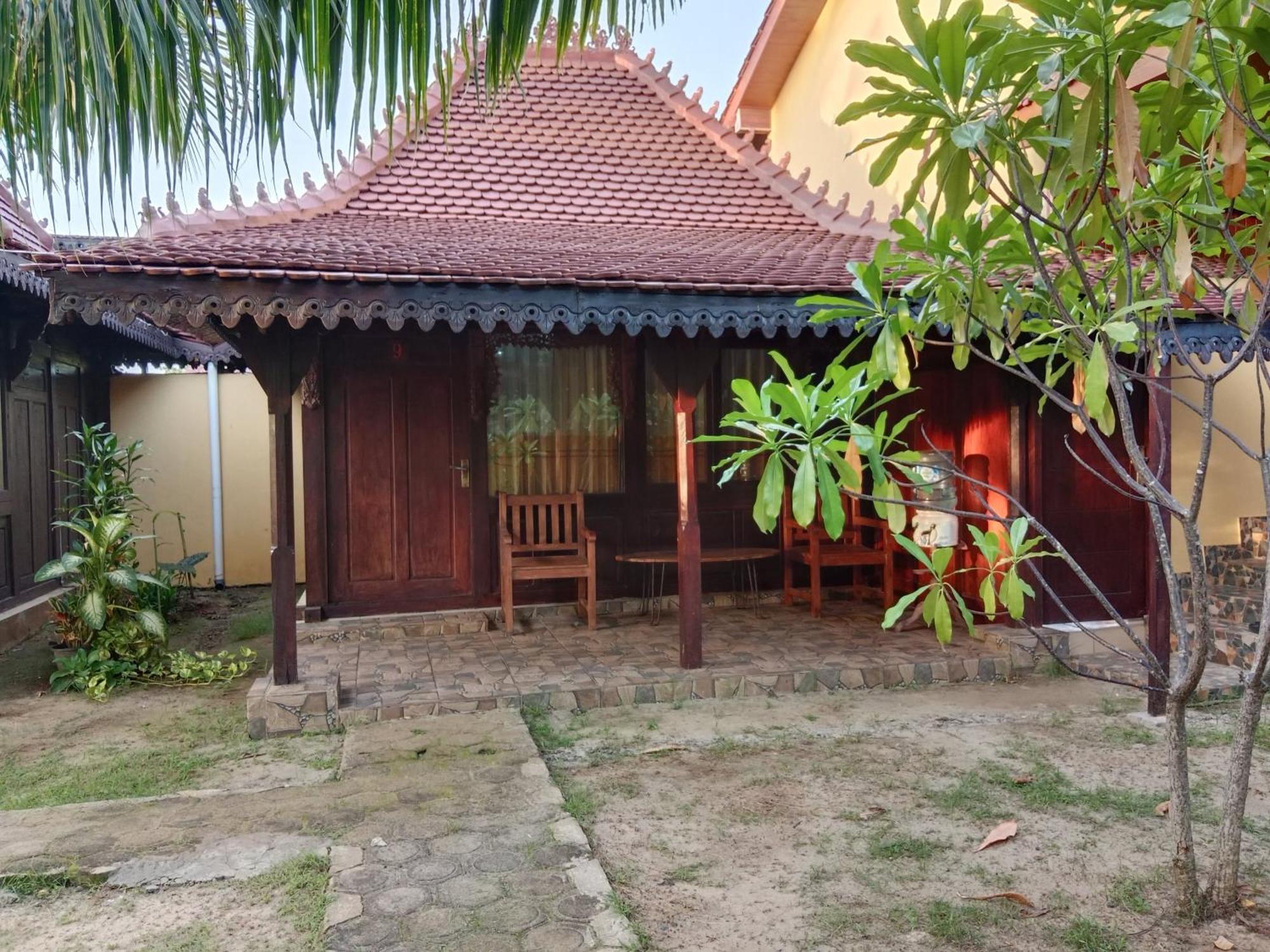 Omah Laut Bondo Jepara - By The Beach, Direct View Of The Sea, Great Base For Water Sports Margokerto Exterior photo